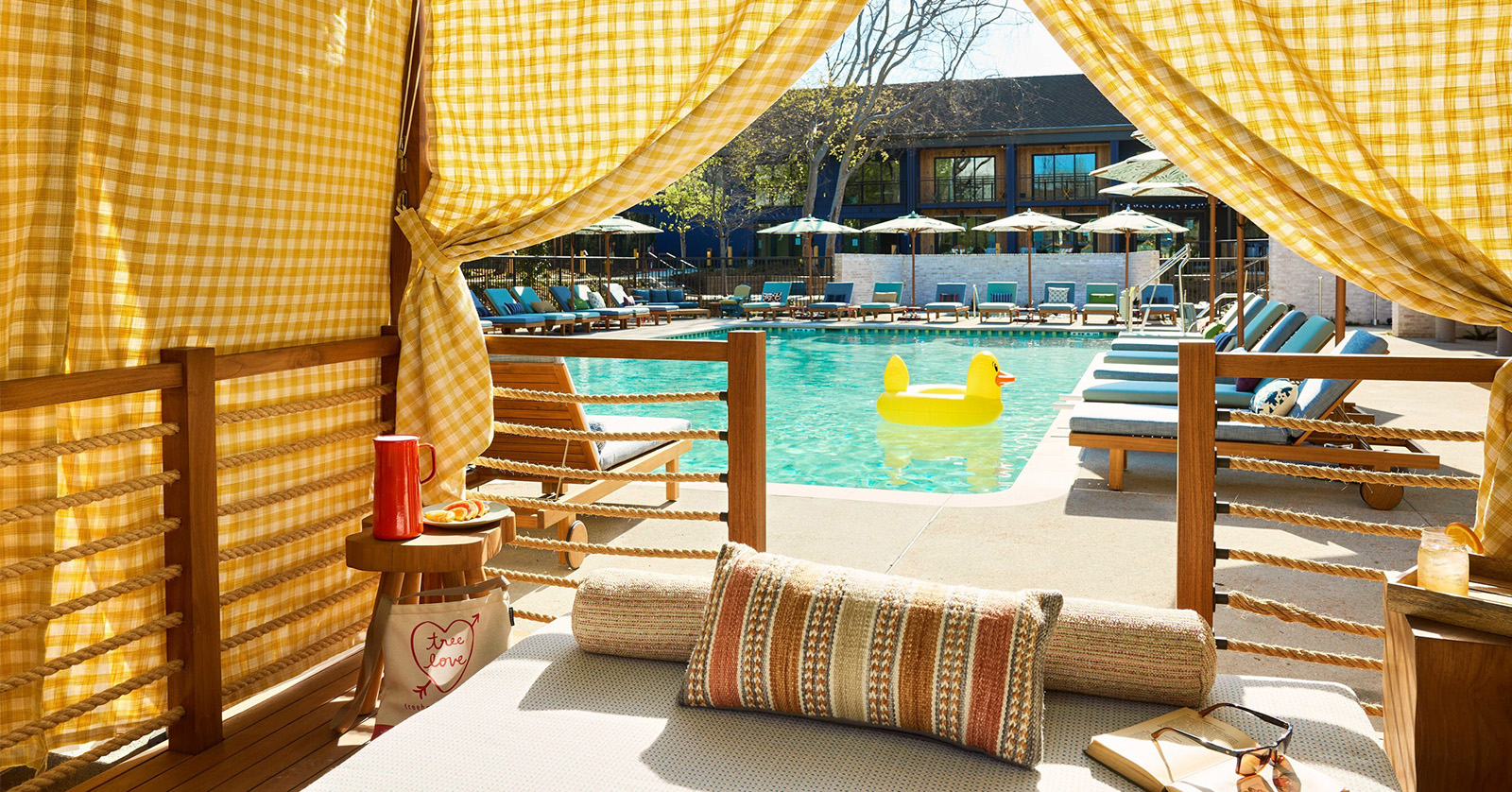 Treehouse Hotel pool